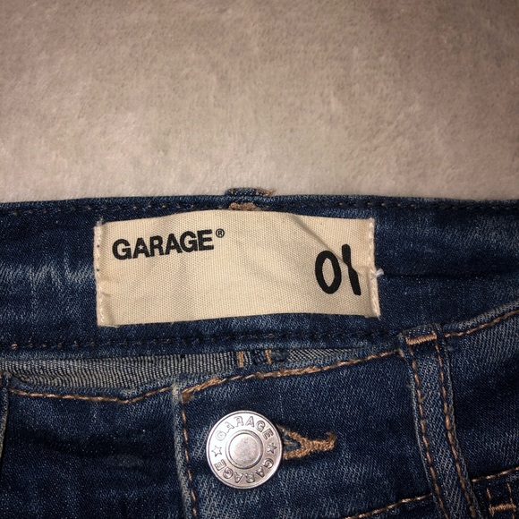Garage Distressed Skinny Jeans - Picture 3 of 4